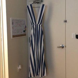 Deep V Romper Size L-Fashion Nova